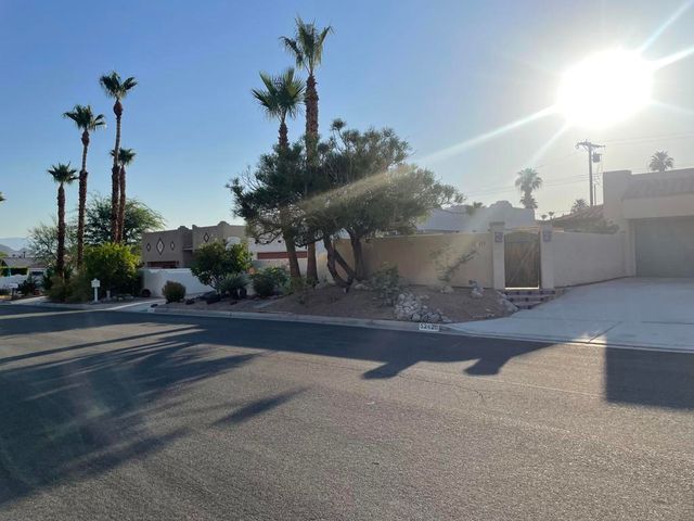 52420 Avenida Juarez, La Quinta, CA 92253