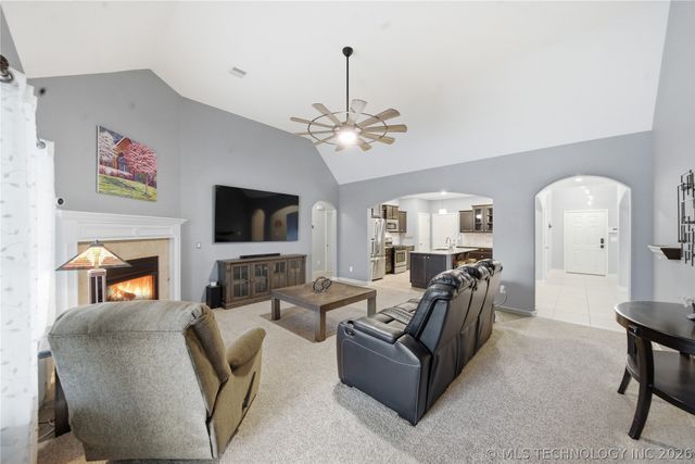 1124 W Fargo Drive, Broken Arrow, OK 74012