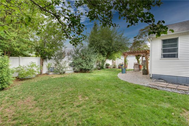 333 Greenwood Avenue, Warwick, RI 02886