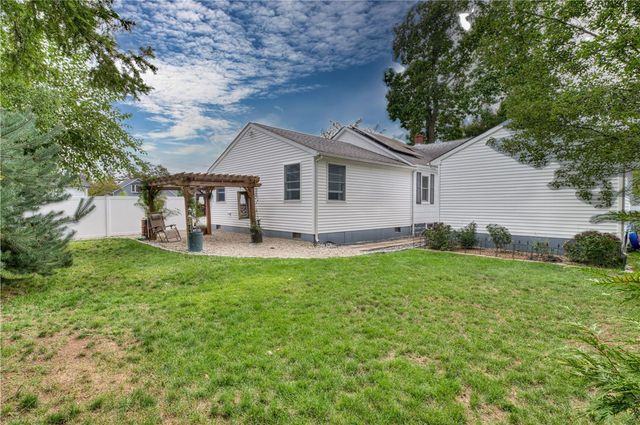 333 Greenwood Avenue, Warwick, RI 02886