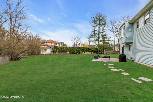 2 Youmans Avenue, Eatontown, NJ 07724