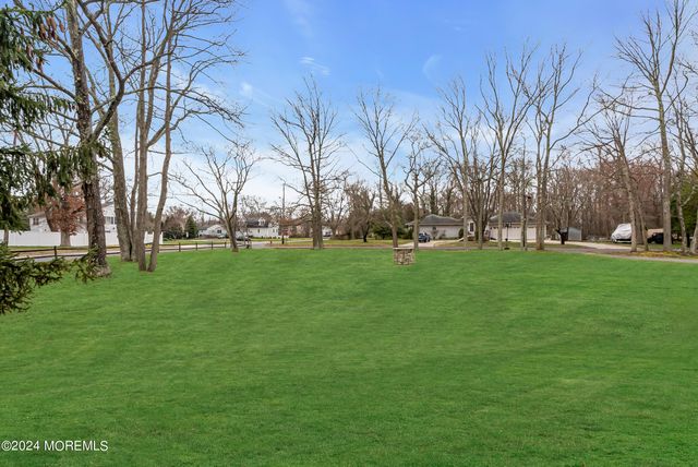 2 Youmans Avenue, Eatontown, NJ 07724