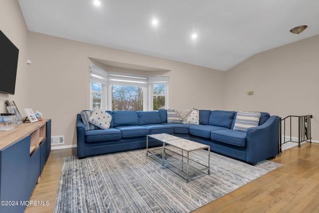 2 Youmans Avenue, Eatontown, NJ 07724