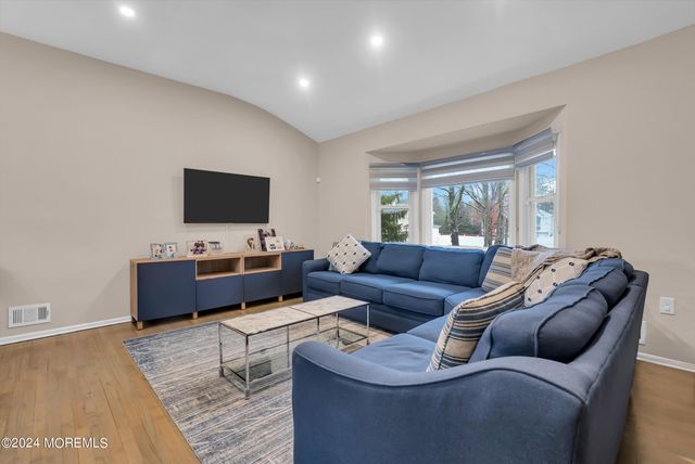 2 Youmans Avenue, Eatontown, NJ 07724