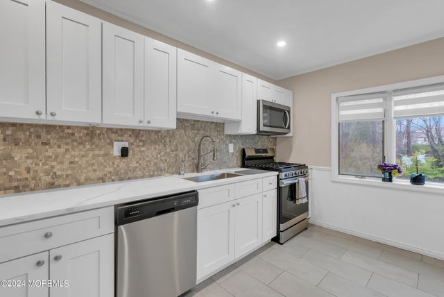 2 Youmans Avenue, Eatontown, NJ 07724