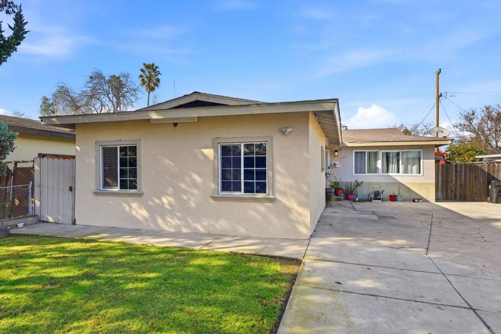 2207 Pacina Drive, San Jose, CA 95116