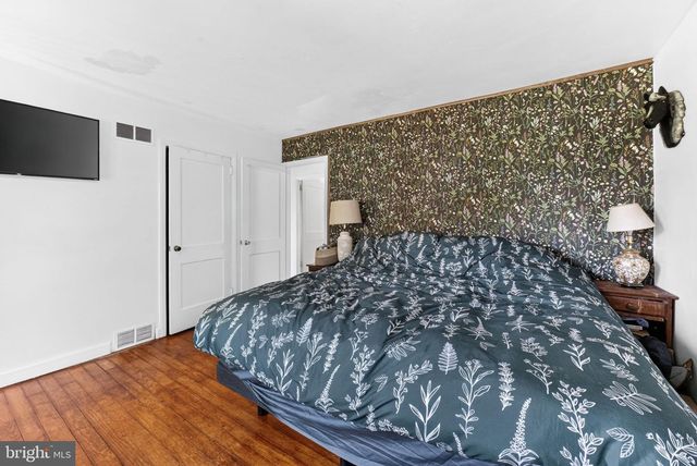 412 N AMBLER ST, Quakertown, PA 18951