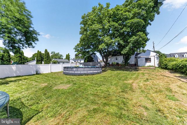 412 N AMBLER ST, Quakertown, PA 18951