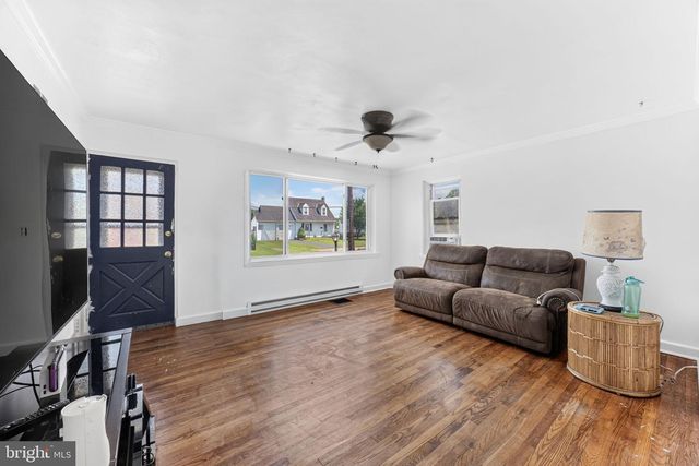 412 N AMBLER ST, Quakertown, PA 18951
