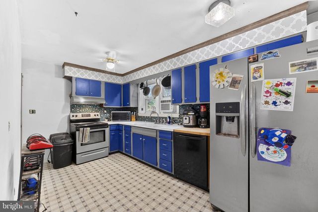 412 N AMBLER ST, Quakertown, PA 18951