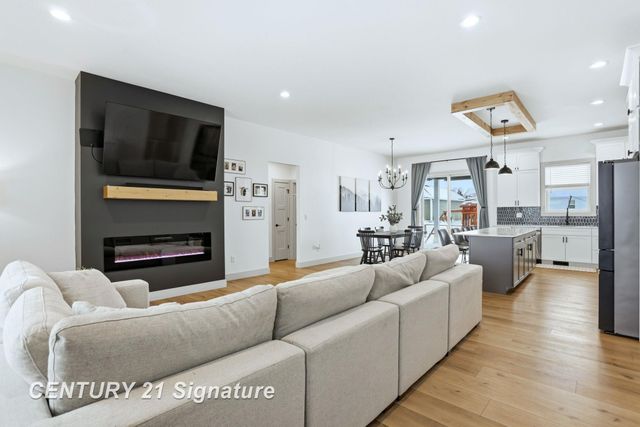 8442 Oakhill Drive, Tittabawassee Twp, MI 48623