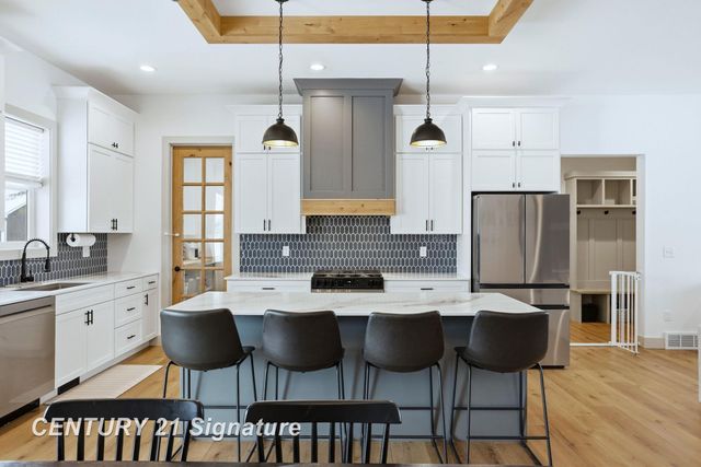 8442 Oakhill Drive, Tittabawassee Twp, MI 48623