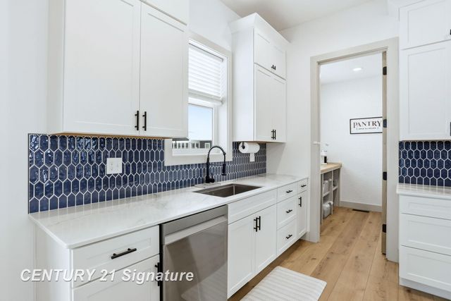 8442 Oakhill Drive, Tittabawassee Twp, MI 48623