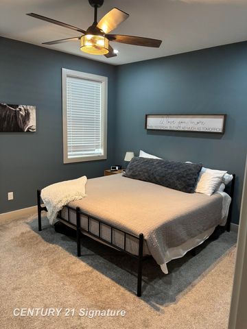 8442 Oakhill Drive, Tittabawassee Twp, MI 48623