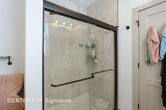 8442 Oakhill Drive, Tittabawassee Twp, MI 48623