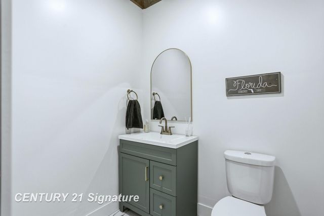 8442 Oakhill Drive, Tittabawassee Twp, MI 48623