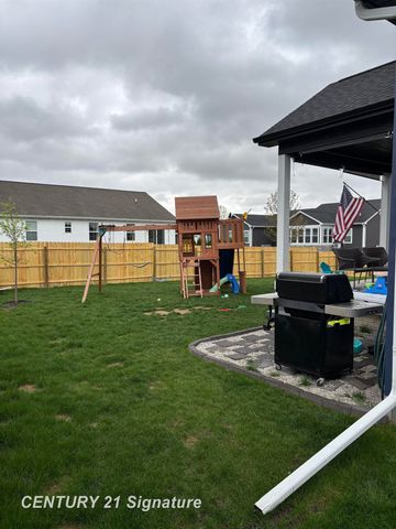 8442 Oakhill Drive, Tittabawassee Twp, MI 48623