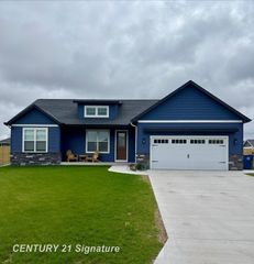 8442 Oakhill Drive, Tittabawassee Twp, MI 48623