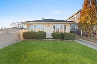 7754 S Mcvicker Avenue, Burbank, IL 60459