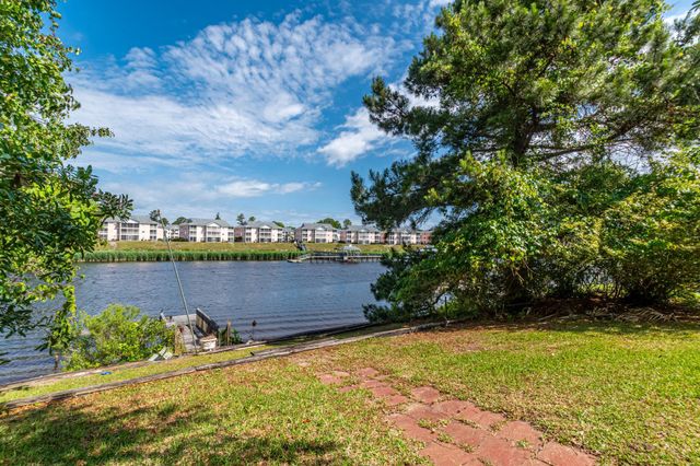 383 Pilothouse Dr., Myrtle Beach, SC 29577