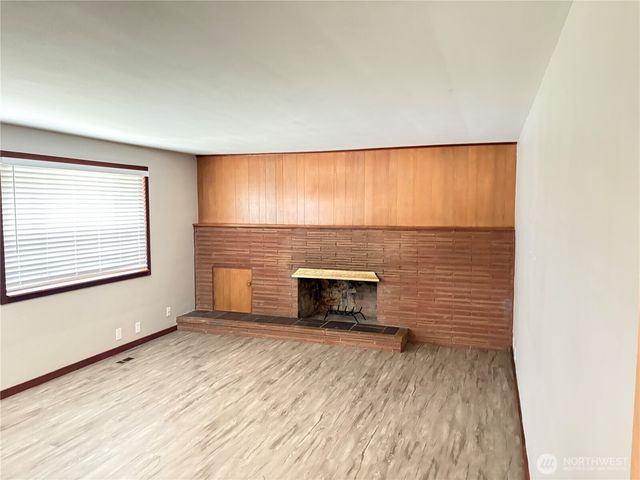 1828 Gossard Street, Enumclaw, WA 98022