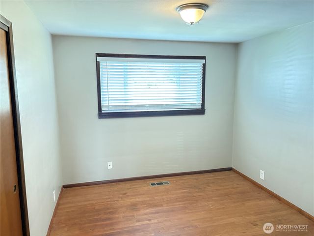 1828 Gossard Street, Enumclaw, WA 98022