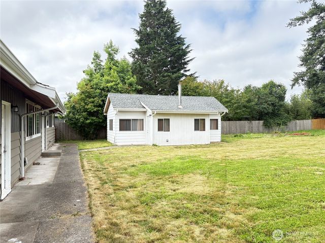 1828 Gossard Street, Enumclaw, WA 98022