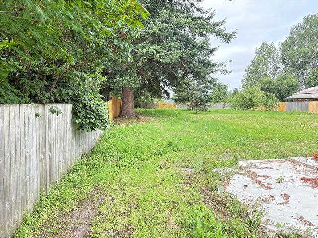 1828 Gossard Street, Enumclaw, WA 98022