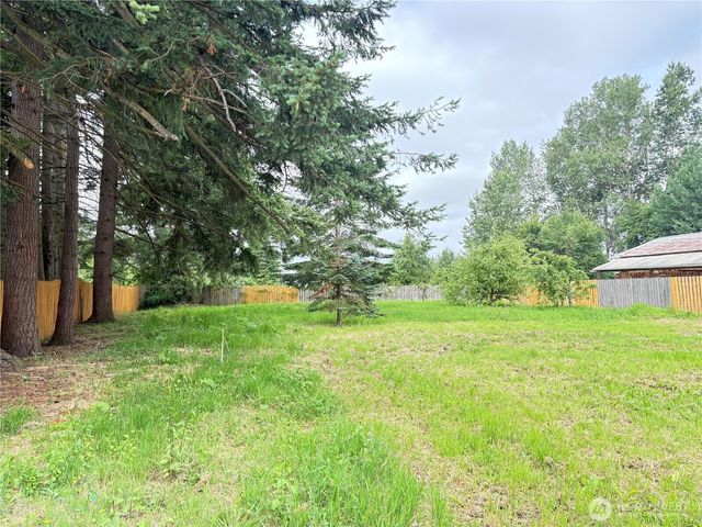 1828 Gossard Street, Enumclaw, WA 98022
