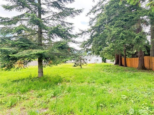 1828 Gossard Street, Enumclaw, WA 98022