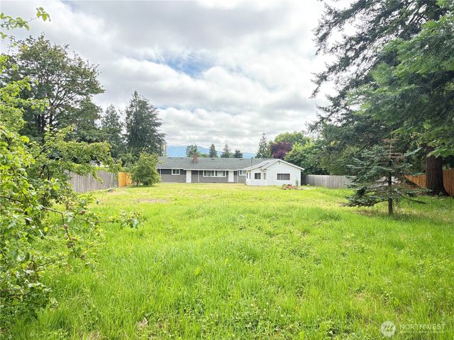 1828 Gossard Street, Enumclaw, WA 98022