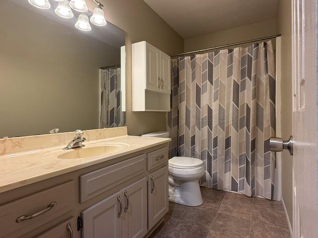 211 N Marie Street, Nixa, MO 65714