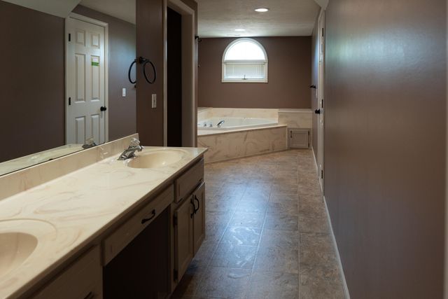 211 N Marie Street, Nixa, MO 65714
