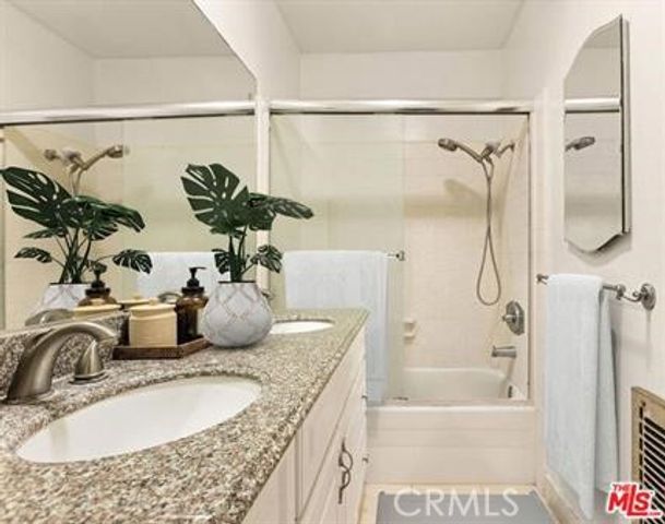 31 Spinnaker Street 15, Marina Del Rey, CA 90292