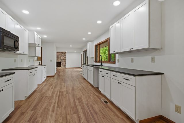 102 Parkwood Ln, Hohenwald, TN 38462