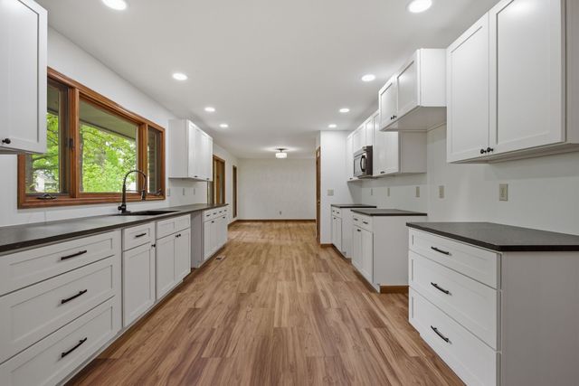 102 Parkwood Ln, Hohenwald, TN 38462