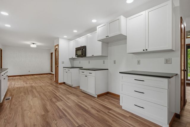 102 Parkwood Ln, Hohenwald, TN 38462