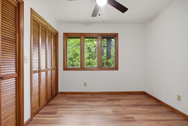102 Parkwood Ln, Hohenwald, TN 38462