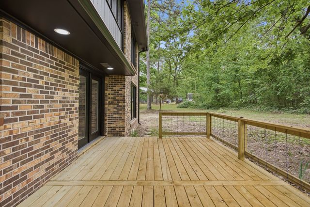 102 Parkwood Ln, Hohenwald, TN 38462