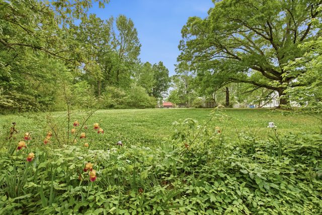 102 Parkwood Ln, Hohenwald, TN 38462