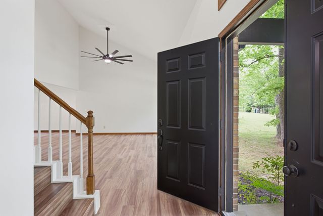 102 Parkwood Ln, Hohenwald, TN 38462