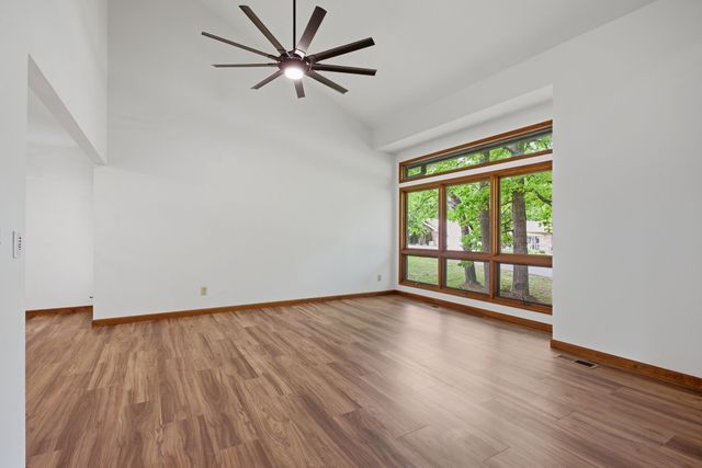 102 Parkwood Ln, Hohenwald, TN 38462