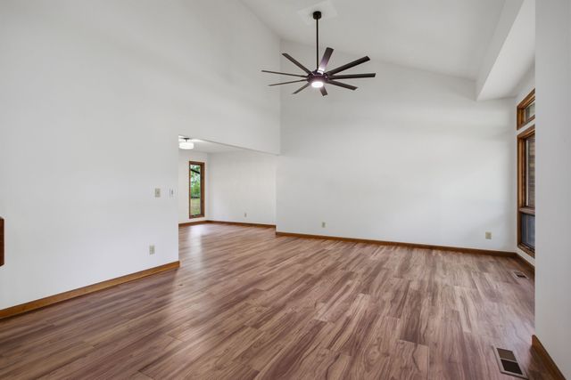 102 Parkwood Ln, Hohenwald, TN 38462