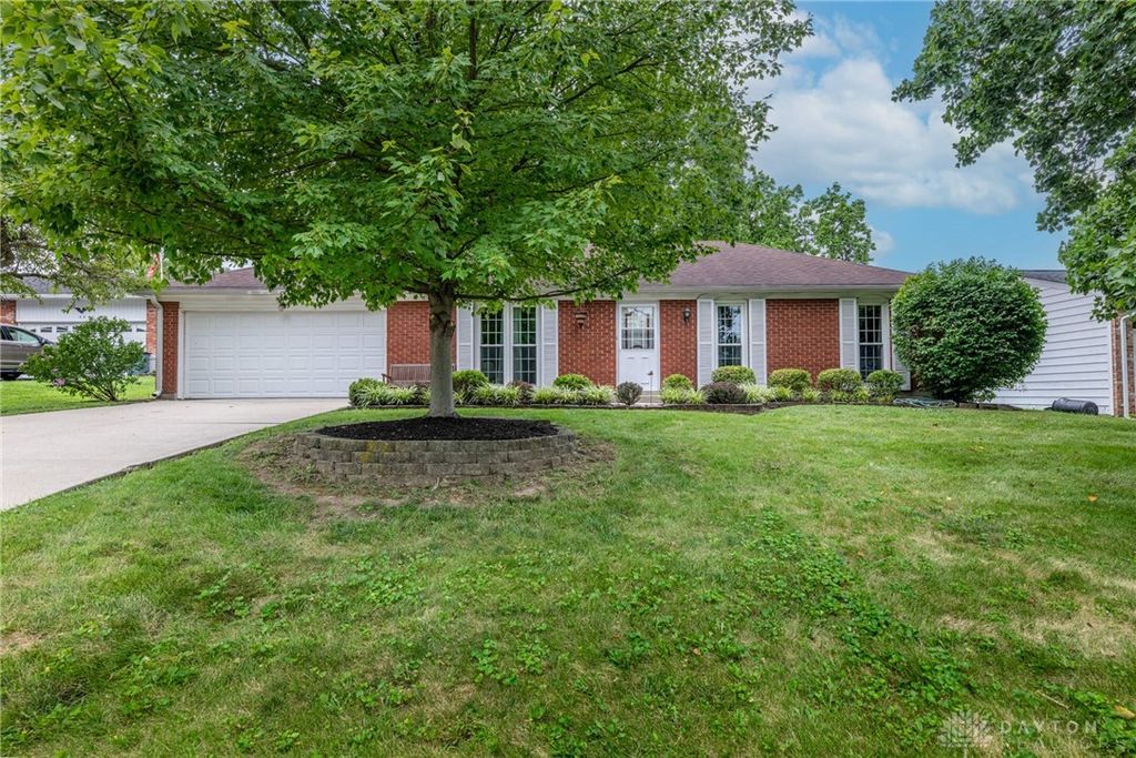 15 Old Orchard Lane, Monroe, OH 45050