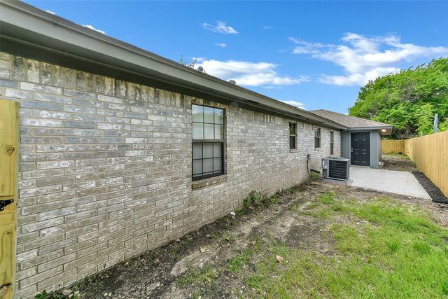 5924 Angus Drive, Fort Worth, TX 76179