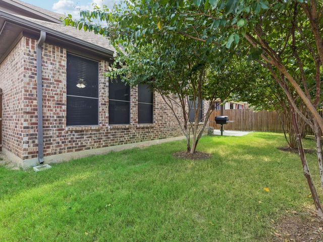 985 E Villas Court, Lewisville, TX 75067