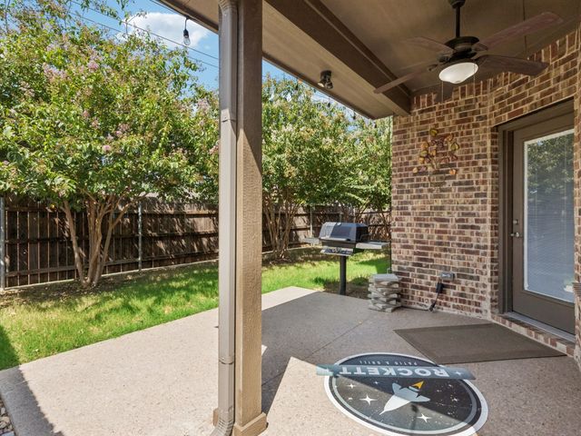 985 E Villas Court, Lewisville, TX 75067