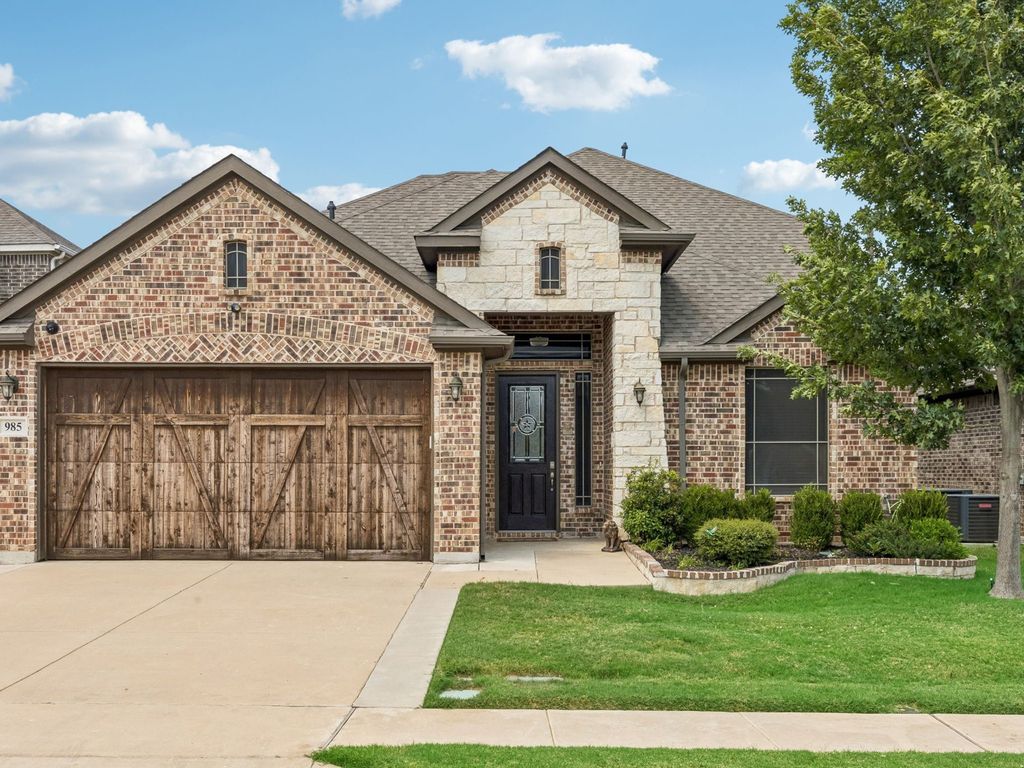985 E Villas Court, Lewisville, TX 75067