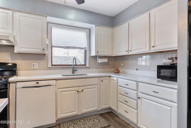 8 Tanglewood Drive, Barnegat, NJ 08005