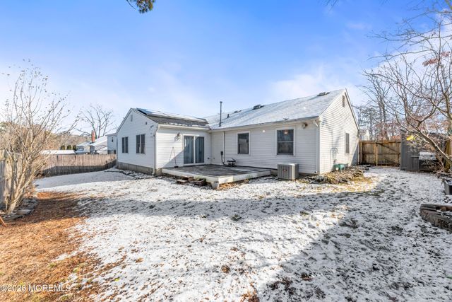 8 Tanglewood Drive, Barnegat, NJ 08005